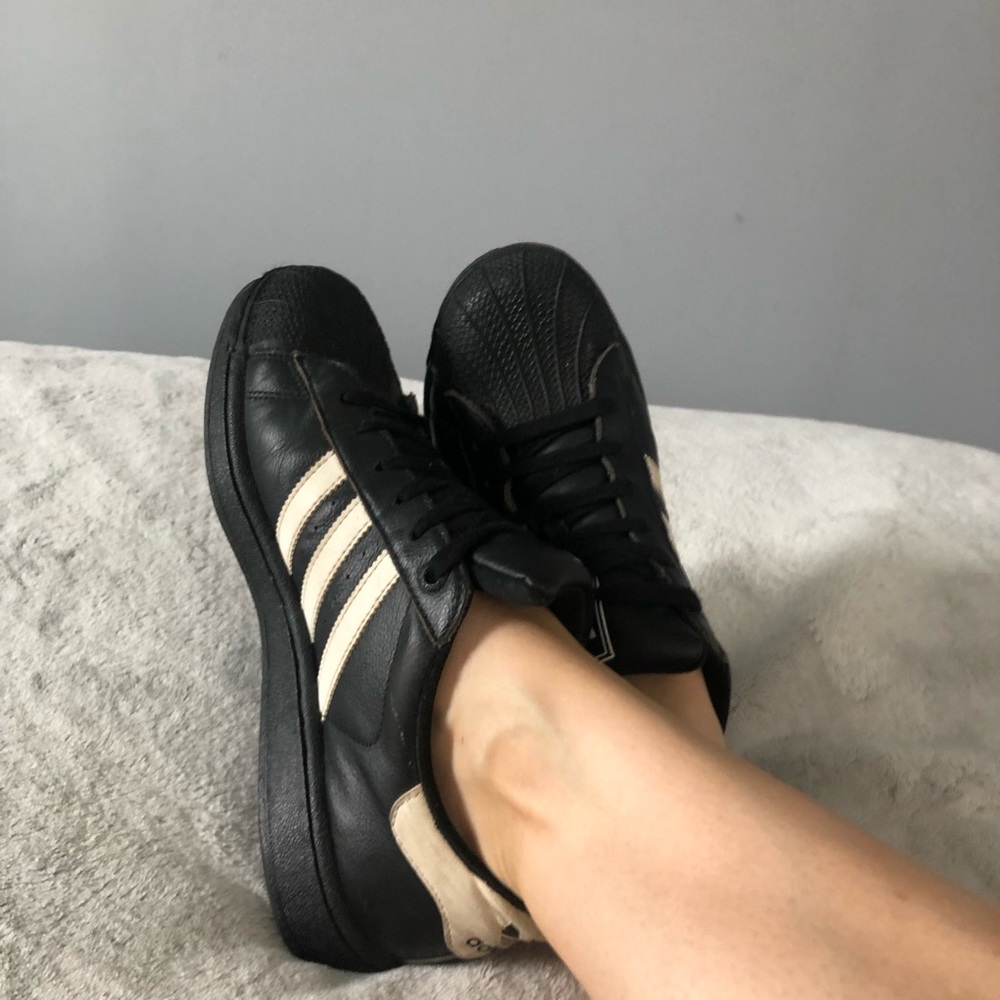Black and white Superstar
